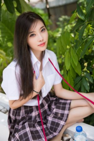 乱码精品卡1卡2卡3仙踪林_成人在线观看免费