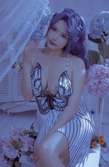 摸胸摸下面视频_超清免费观看视频