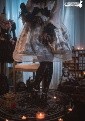 五月天婷婷色_超清完整版观看