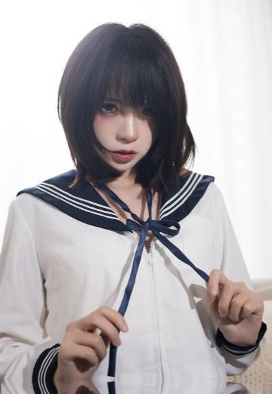 《一边吃奶一边摸》_免费超清在线观看